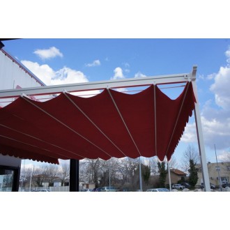 Pergola toile rétractable autoportée micro-perforée