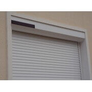 Volet roulant solaire coffre sous linteau