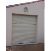 Porte de garage enroulable cherubini avec hublots