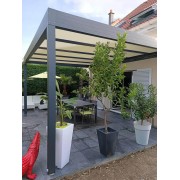Pergola toit plat panneaux sandwich 6x4.5 adossée 