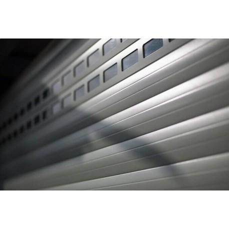 2 rangées hublots porte de garage enroulable gris