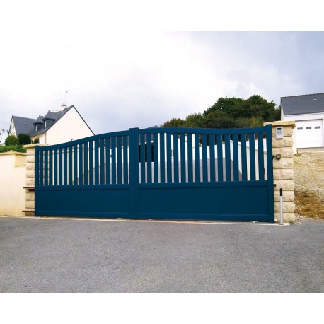 Portail Coulissant Aluminium chapeau de gendarme plein et ajouré horizontal Gwenaël