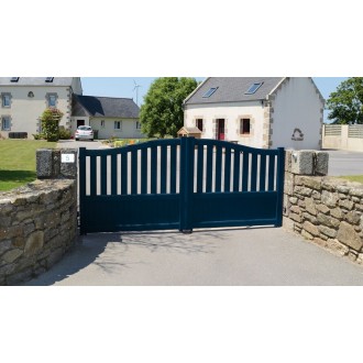 Portail Battant Aluminium chapeau de gendarme plein et ajouré horizontal Gwenaël
