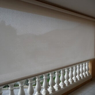 Store à Guide électrique pour pergola