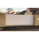Portail Coulissant PVC Scott Droit Plein Manuel ou Électrique (Somfy ou Nice) Blanc, Gris, Beige ou Chêne Sur Mesure