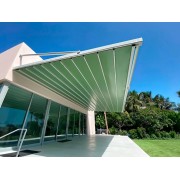 Pergola Suspendue Maison Moderne Toile Rétractable S-Luxe Sauleda® Technical Etanche Electrique