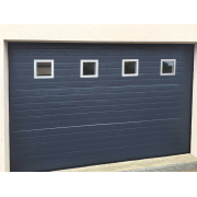 Porte de Garage Sectionnelle Avec Hublots Carrés Inox Électrique (Moteur SOMFY) Panneaux Finition Rainuré Gris 7016 RT200 Sur Me