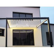 Pergola bioclimatique S3 4x4m lames perpendiculaires adossée avec lumière led 4 côtés