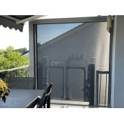 Store Screen ZIP 1.7x2.1m Gris Aluminium Ral 9007 Toile Gris Anthracite Alkenz sur Balcon