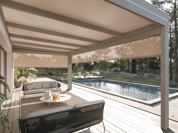 pergola-toit-plat-avec-stores-verticaux.